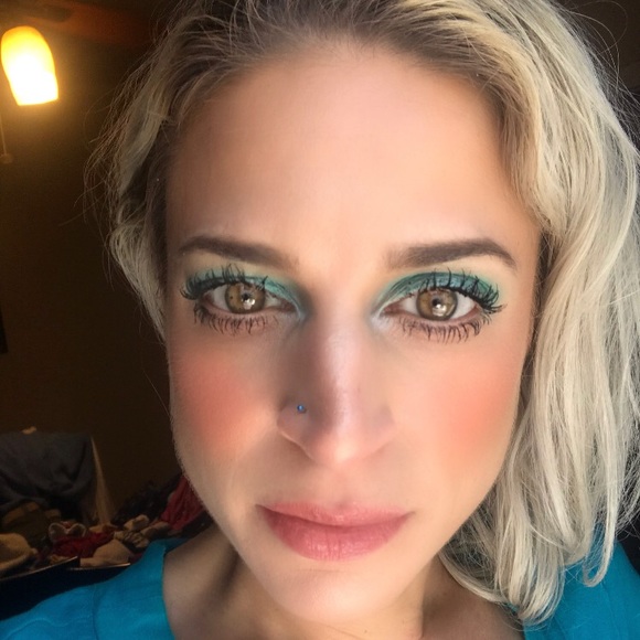 Meet your Posher, Stephanie - Picture 6 of 13